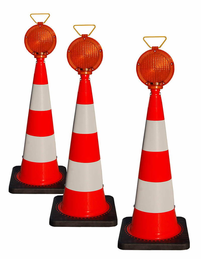 lampy na pacholku z opcja ladowania Lamps on cones with charging option